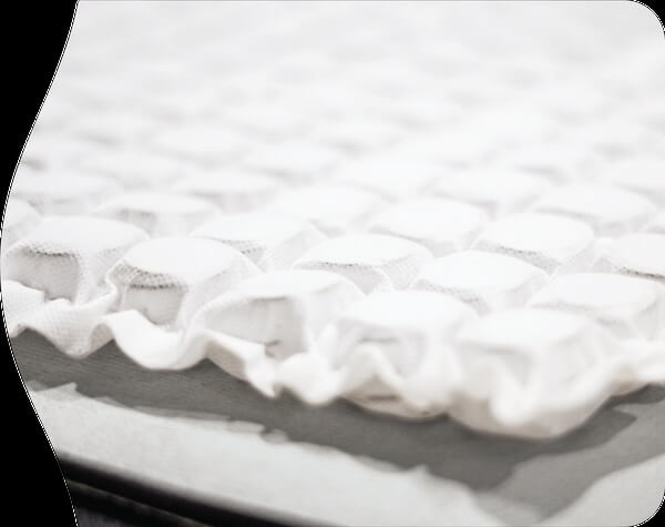 Tandem Encased Coil Layers 1,386* 1-inch tall 18-gauge steel micro-coils in the comfort layer move in sync with the encased coils in the core to increase air circulation, improve contouring, isolate motion, and strengthen.